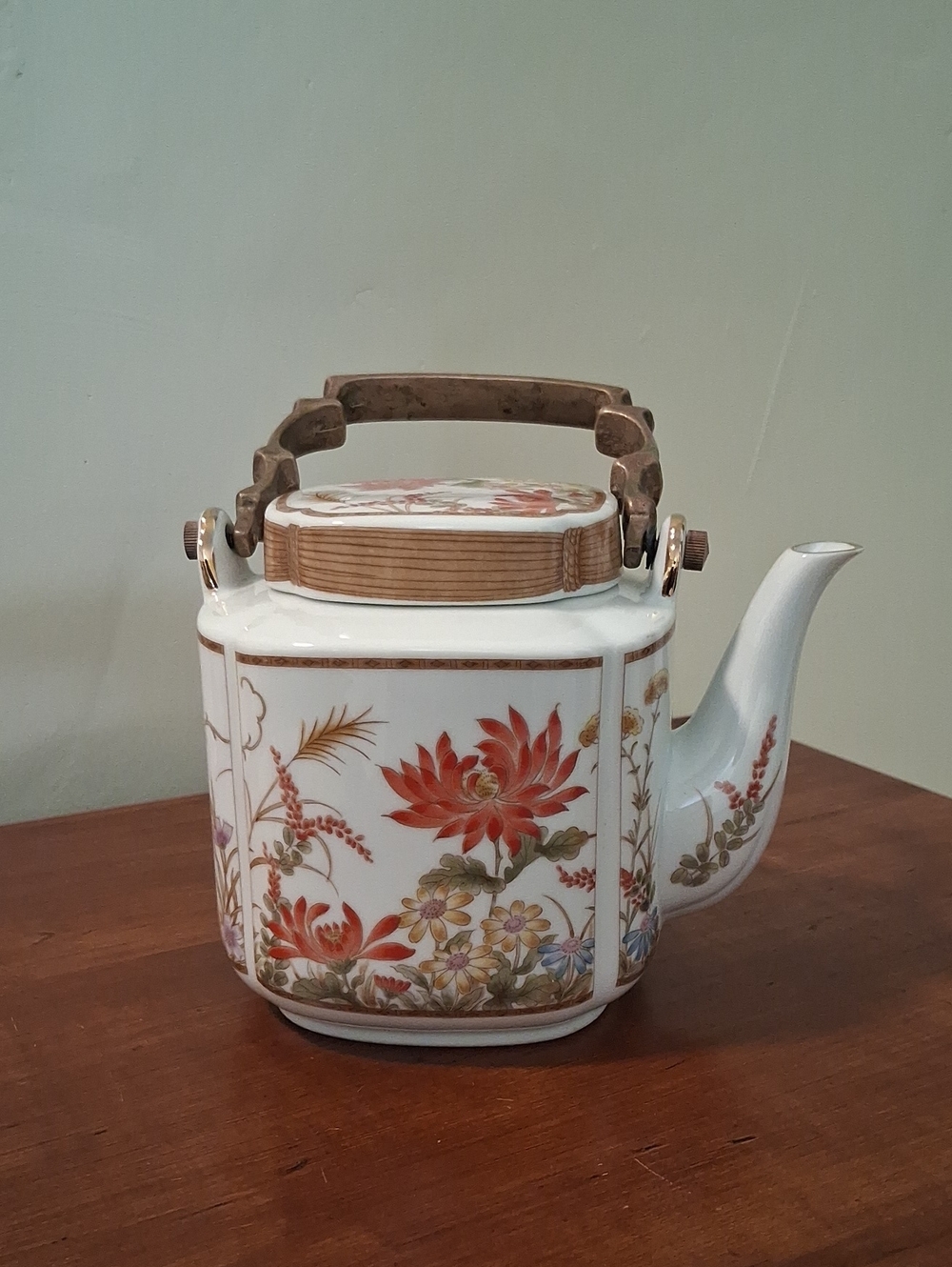 Japan Rags Porcelain Floral Tea Kettle in Red and Gold